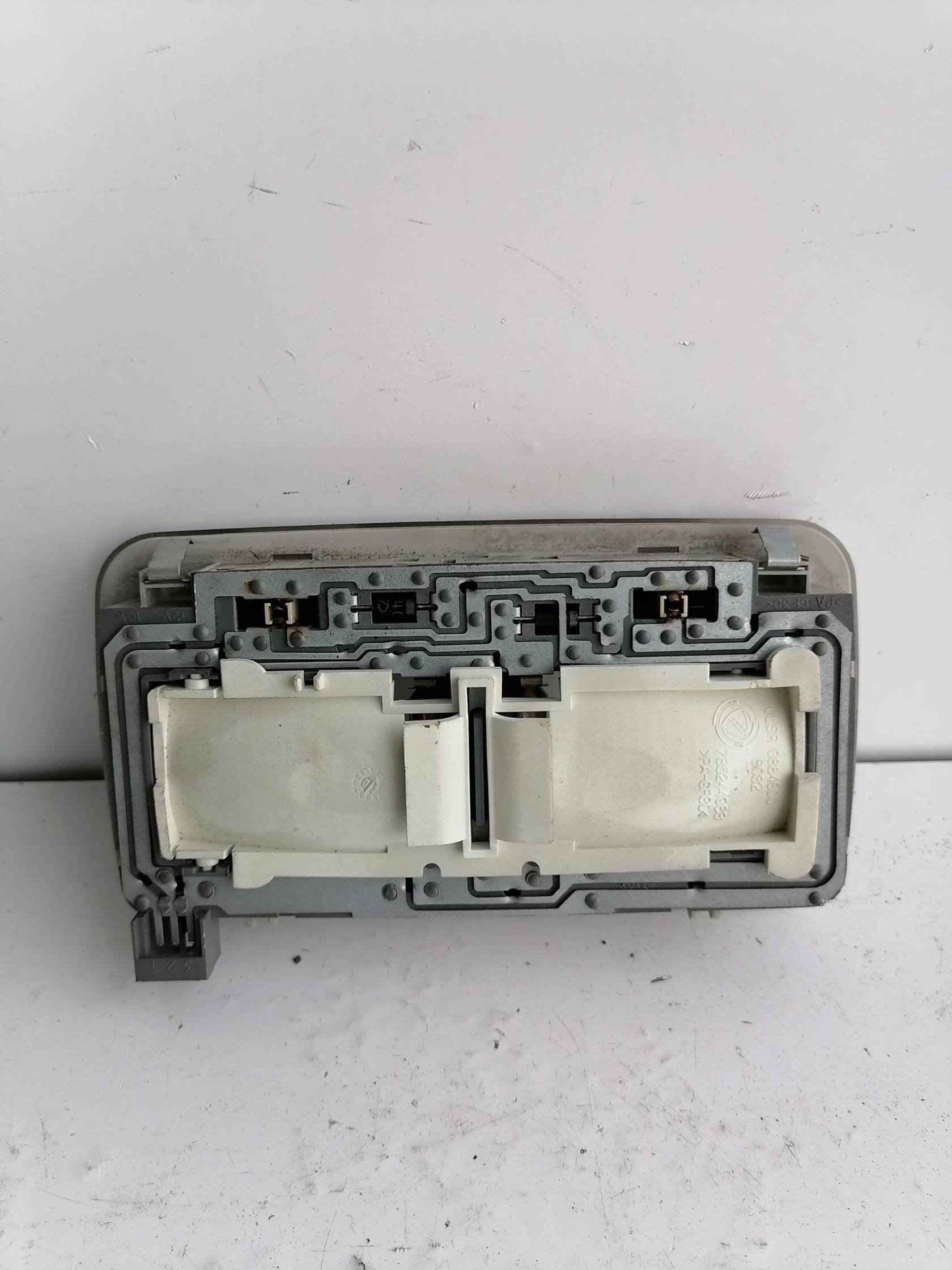 Luce cortesia post. tetto